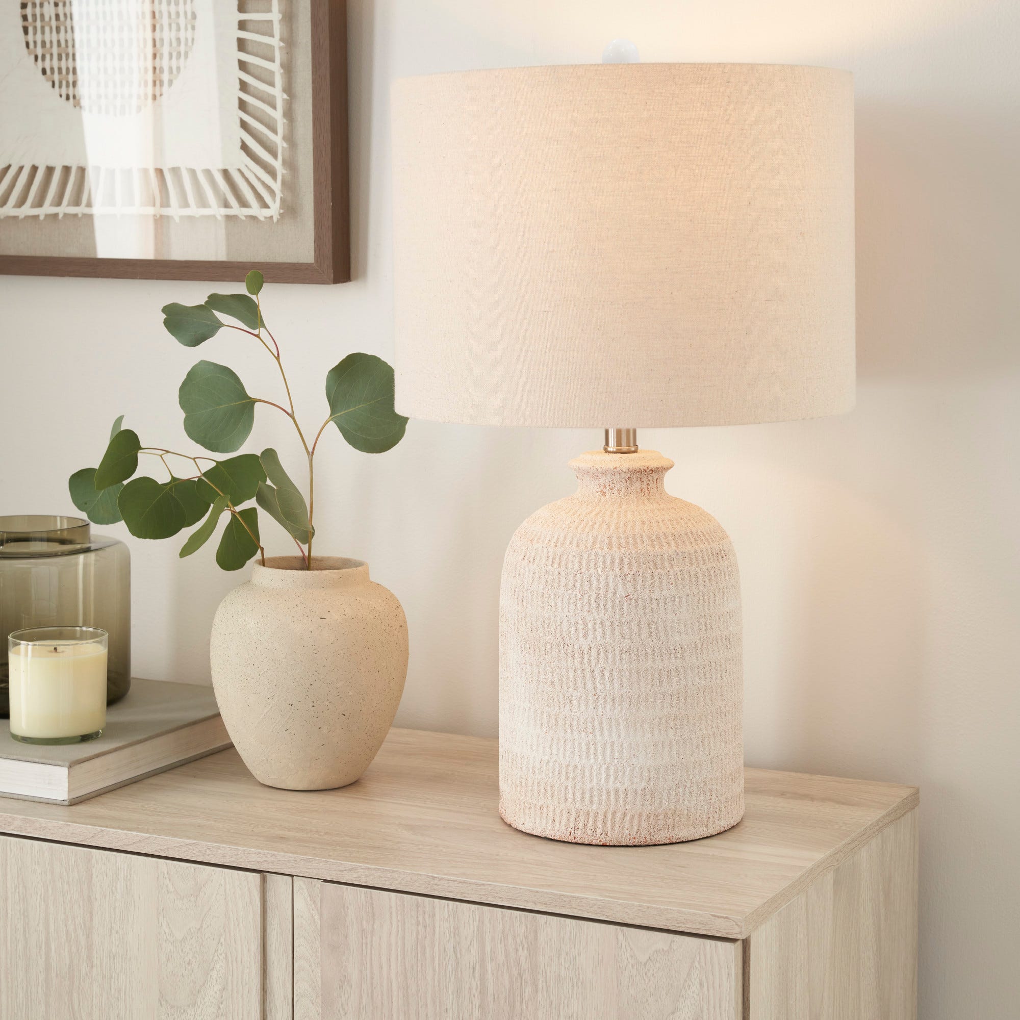 24 BIT11 White Ceramic Table Lamp