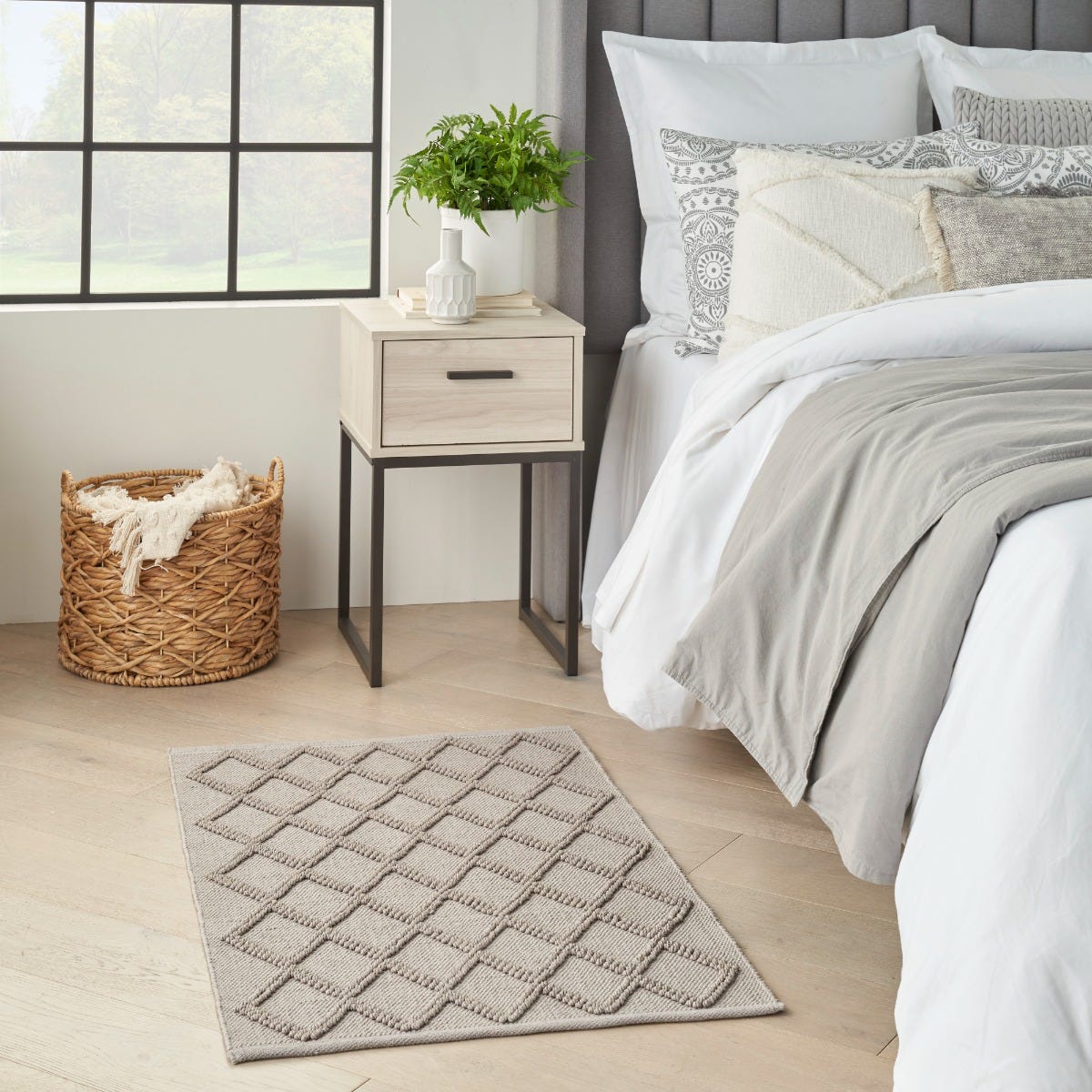 Lifestyle GC101 Lt Grey 27 X 45 Accent Rug